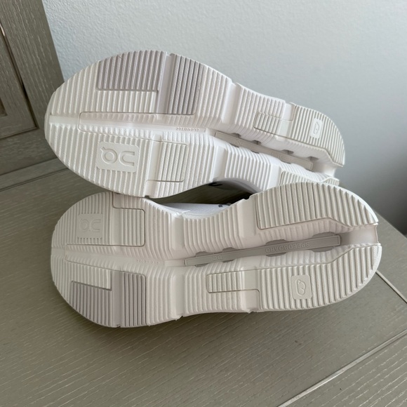 On Cloudnova 2 Sneakers - Picture 6 of 6